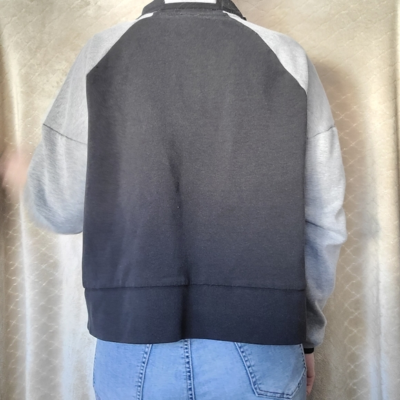 Black and Gray Champion Sweatshirt XL - Picture 4 of 11